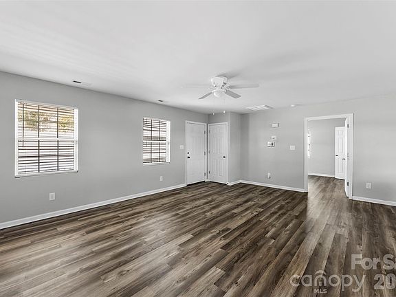 4th image of 810 4th St