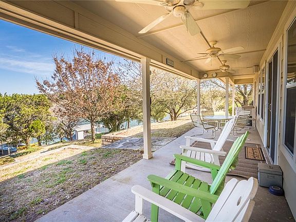 5th image of 3239 Lakeside Dr