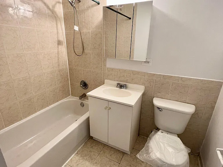 13614 Northern Blvd #2G — Photo 12
