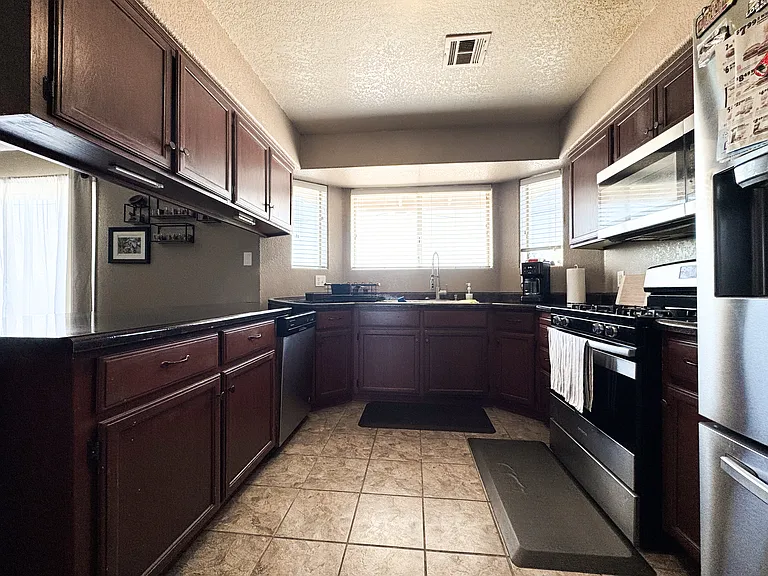 7176 E 26th Pl — Photo 9
