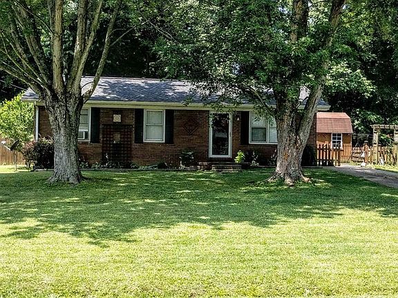 5th image of 634 Country Lane Dr