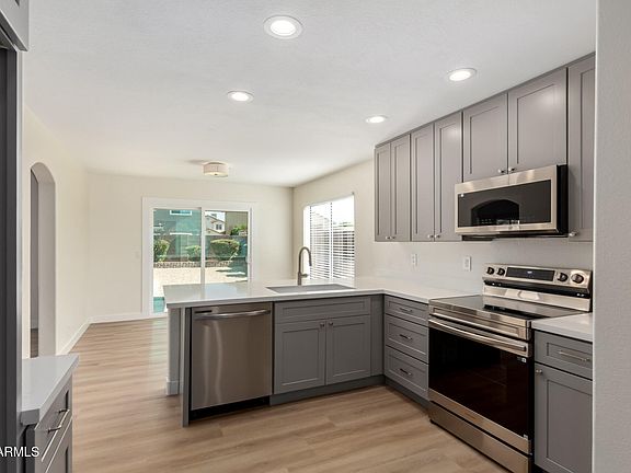 3rd image of 4031 W Lone Cactus Drive