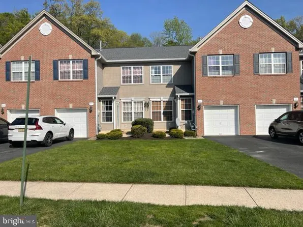 97 Warwick Rd, Princeton Junction, NJ 08550