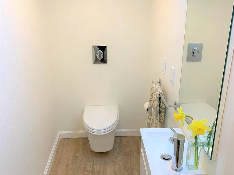 421 Huron Ave #IN-LAW — Photo 6