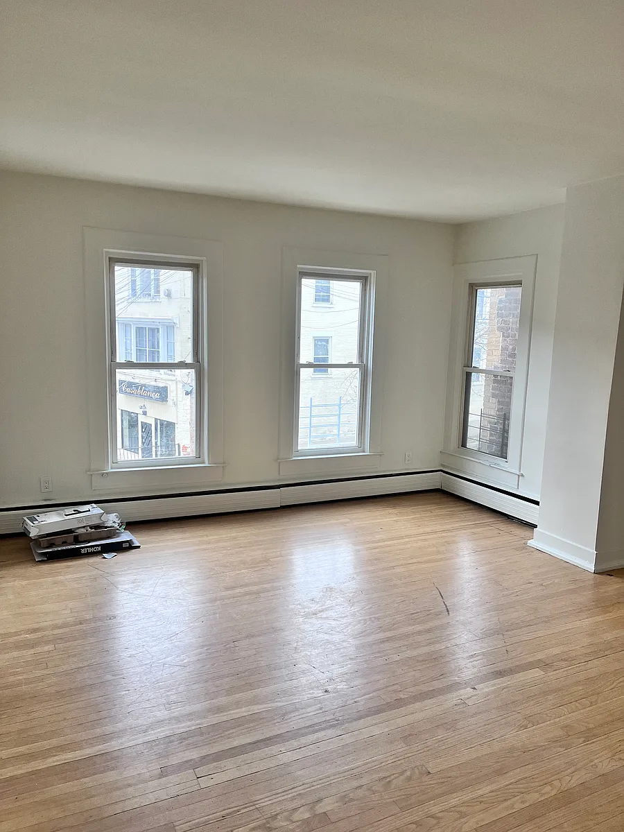 Building Photo - 1 Delafield St #2