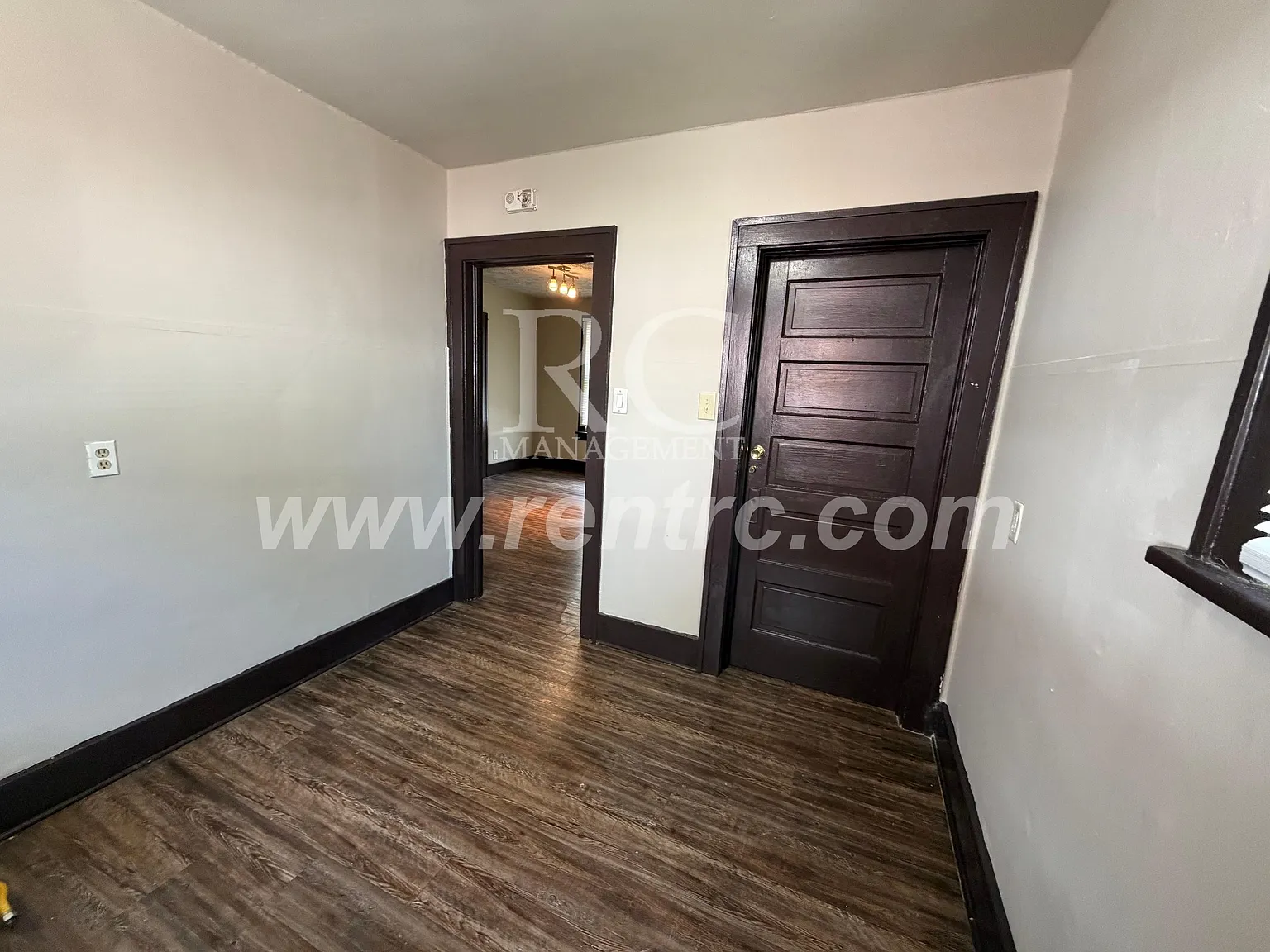2 bed, 1000 sqft, $795 — Photo 3