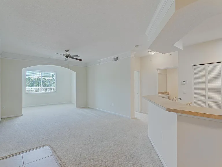 9303 Myrtlewood Cir W — Photo 18