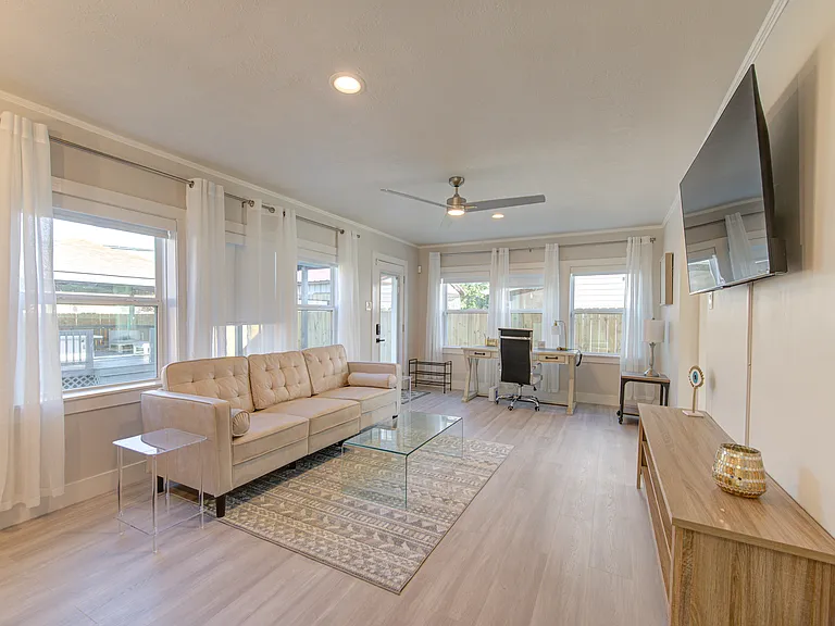 3317 Arbor St — Photo 13