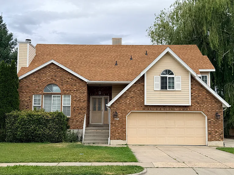 1925 E Sunset Dr — Photo 1