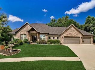 104 NW Bodark Cv, Bentonville, AR 72712