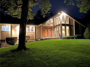 6725 N Park Ave, Gladstone, MO 64118