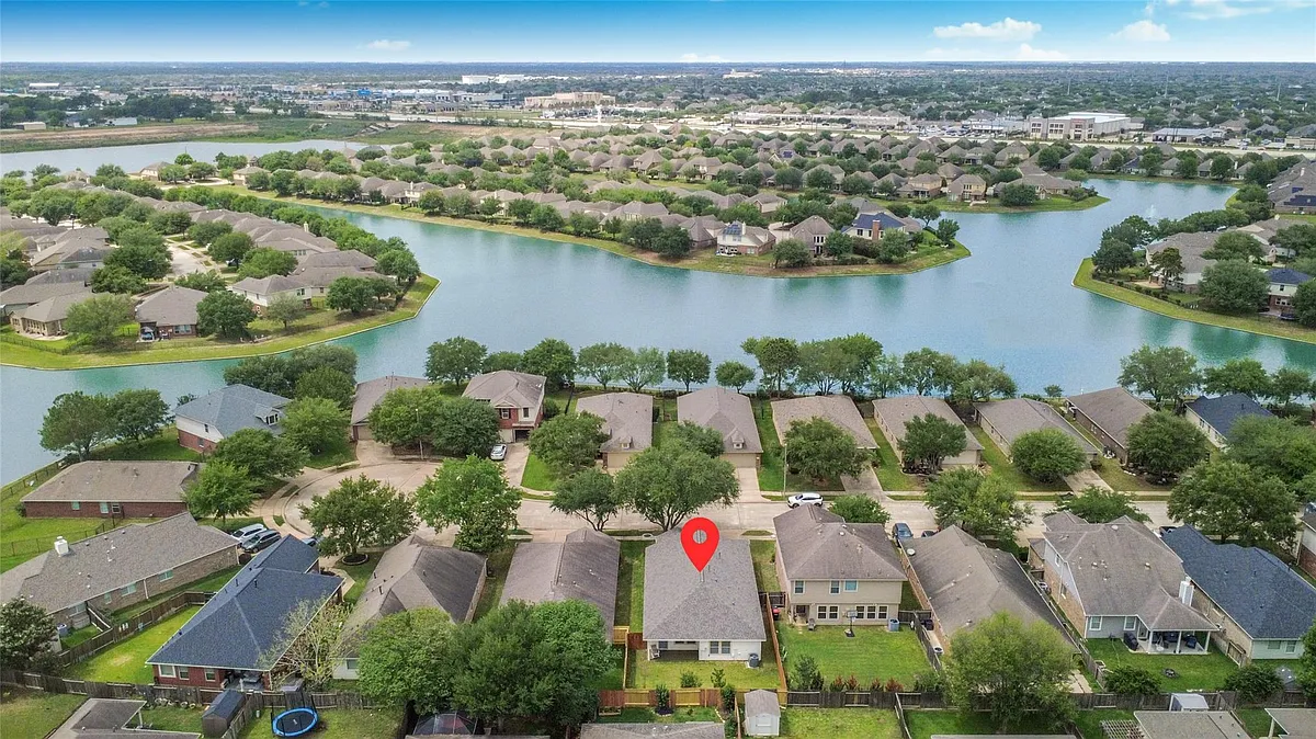 Building Photo - 26131 Travis Brook Dr