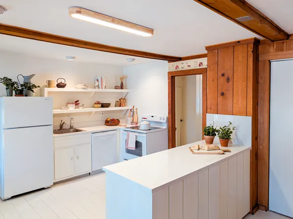 (undisclosed Address), New London, NH 03257