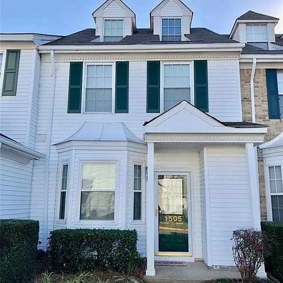1505 Heritage Ave — Photo 1