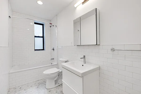 Rented by Compass | media 42