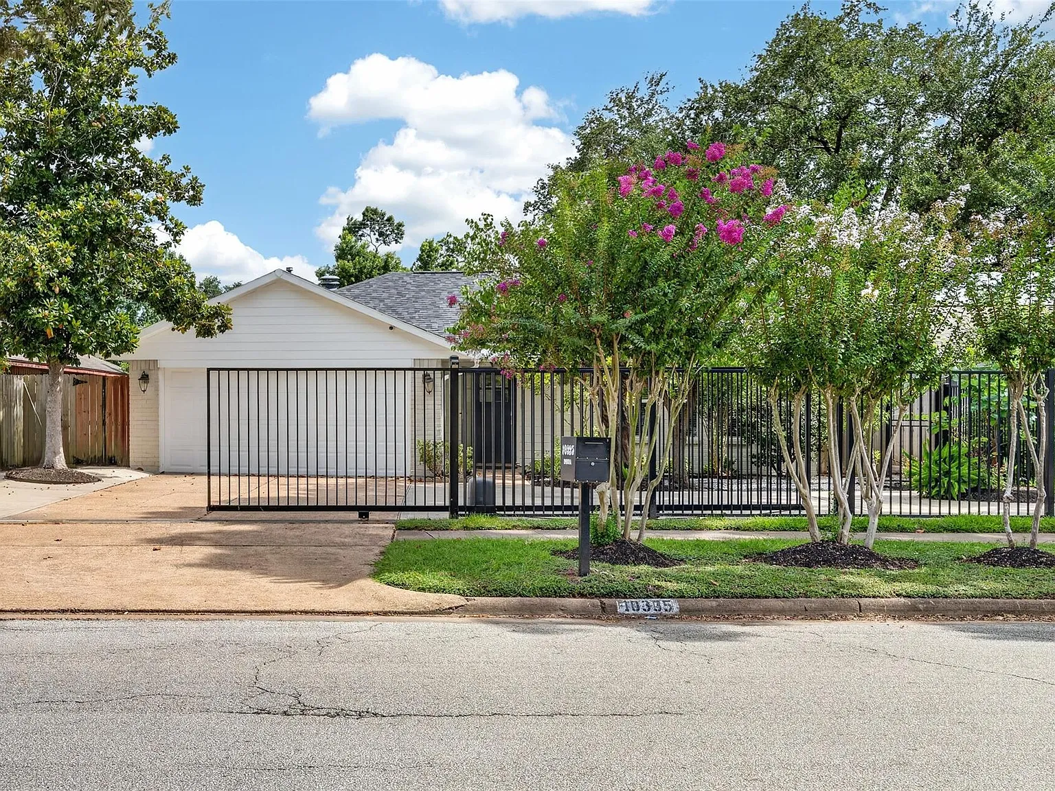 4 bed, 3.5 bath, 1986 sqft, $2,895 — Photo 1