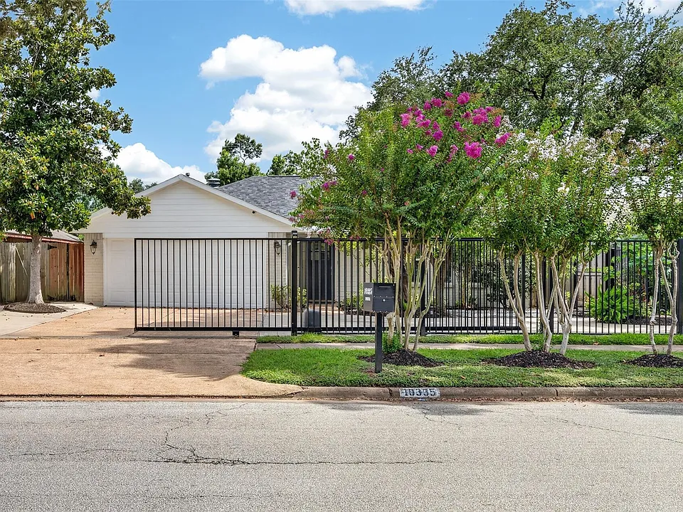 10335 Emnora Ln