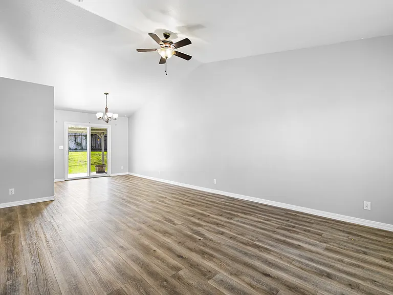 3812 S Springfield Ave — Photo 9