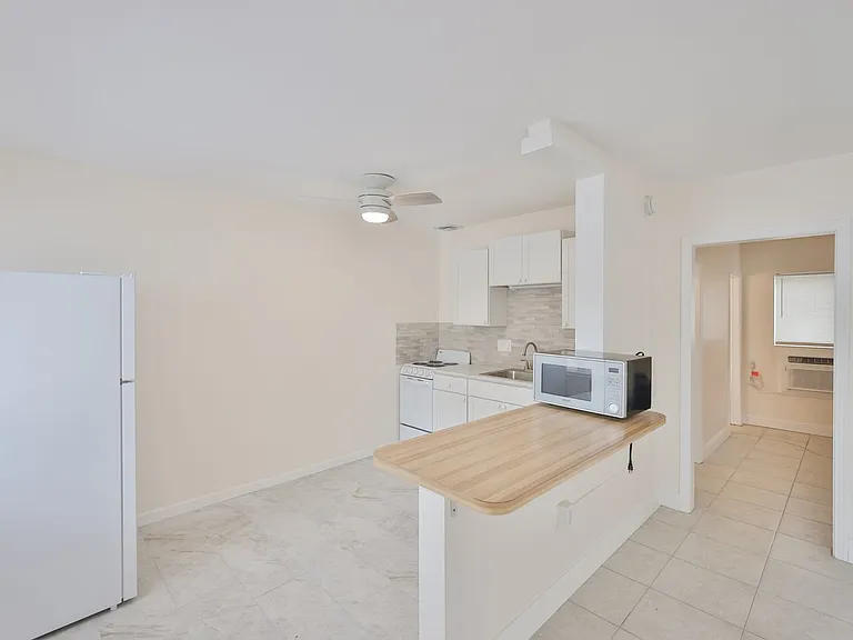 2035 Edgewater Dr #6 — Photo 8