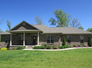131 E Laurel Dr, Lawrenceburg, TN 38464