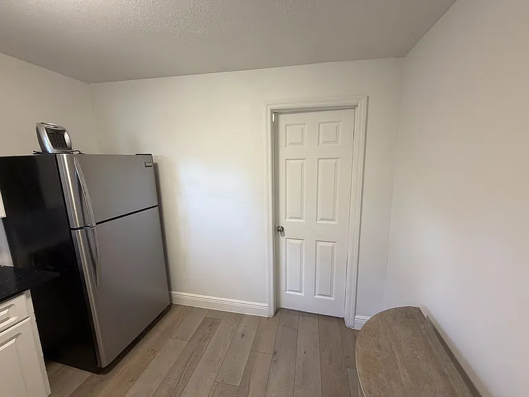 5701 Middlesex Dr #B — Photo 5