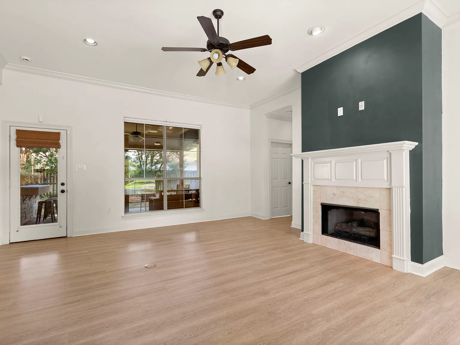 3 bed, 1709 sqft, $2,350 — Photo 2