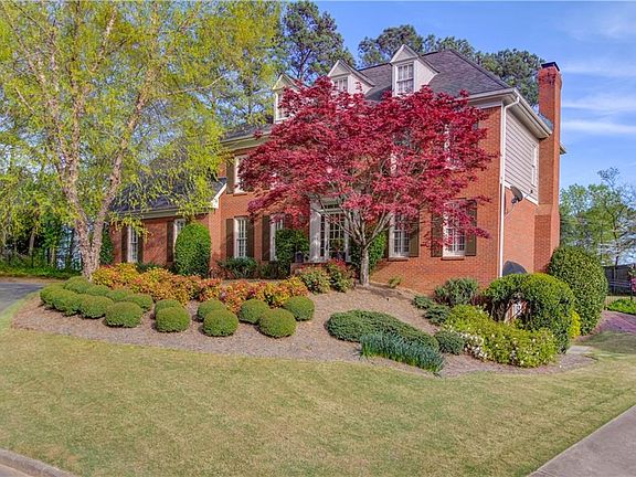 2nd image of 135 Knighthood Ct