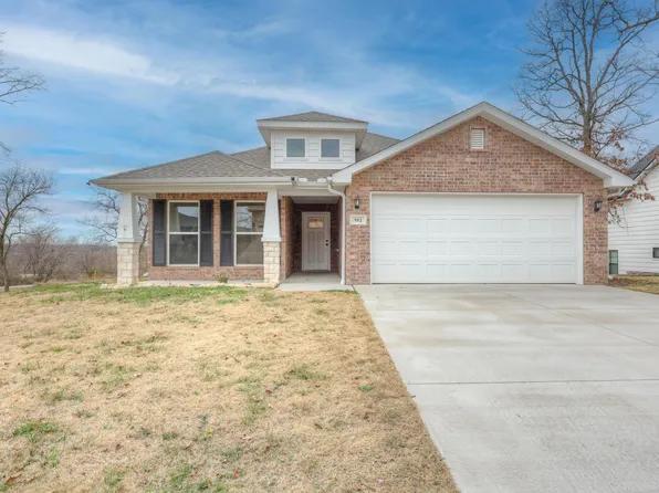 902 N Fountain Street, Carterville, MO 64835