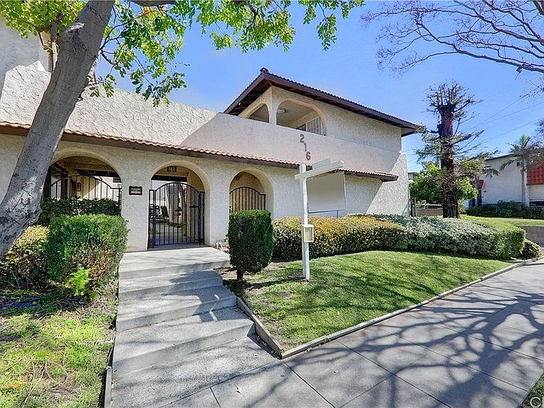 216 N Alhambra Ave — Photo 24