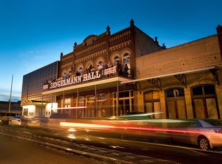 527 & 531 N Main St, Schulenburg, TX 78956