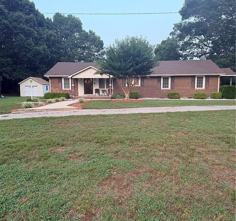 1st image of 823 Abbott Rd