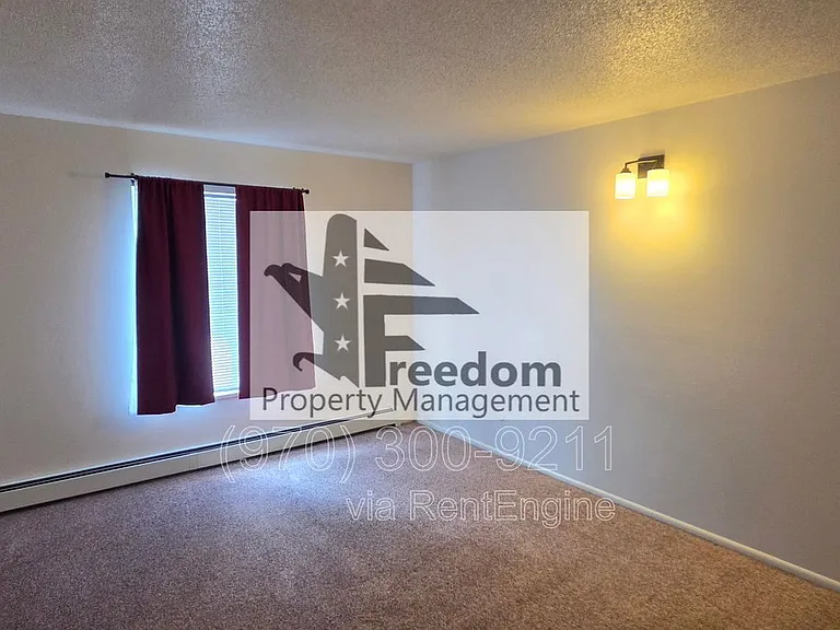 Chateau Apartments — Photo 5