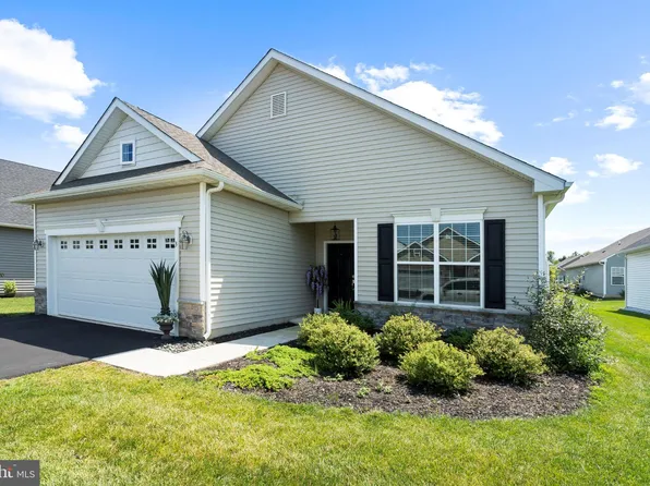 3 Coliseum Dr, Eastampton, NJ 08060