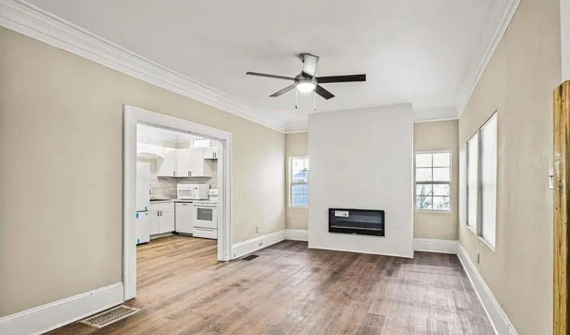 4 bed, 2.0 bath, $2,400 — Photo 4