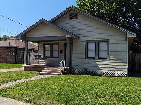 3rd image of 330 General Mouton Ave