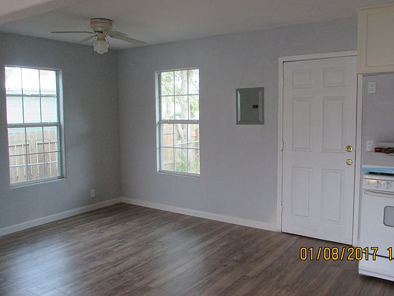 3rd image of 1110 Prince Dr