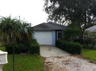 2460 89th Dr, Vero Beach, FL 32966