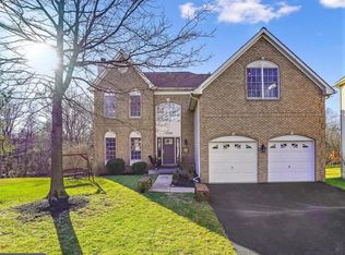 13362 Horsepen Woods Ln, Herndon, VA 20171