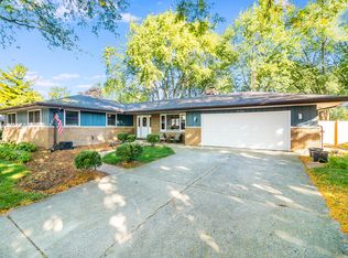 1006 Lark Ln, Shorewood, IL 60404