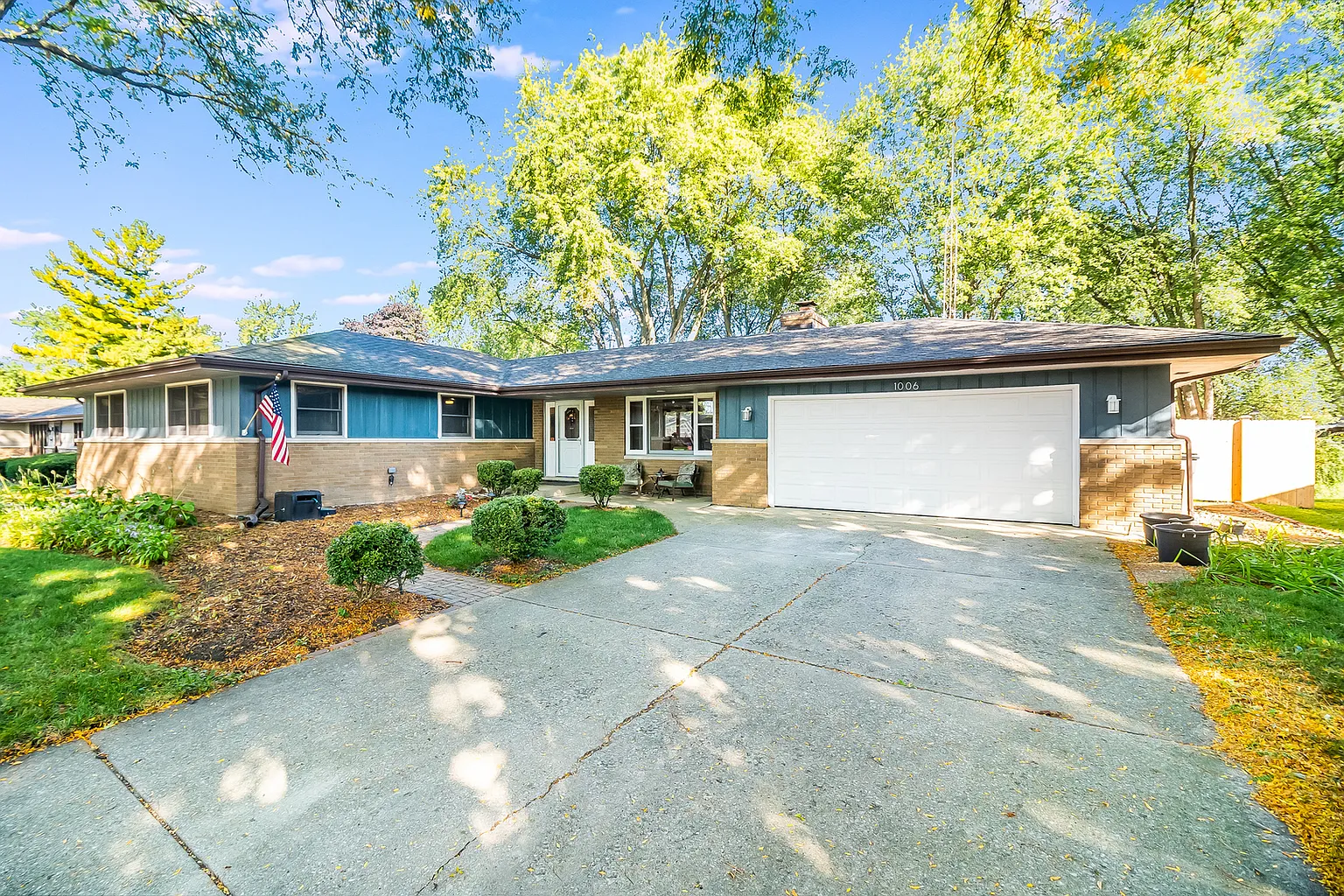 1006 Lark Ln photo 1