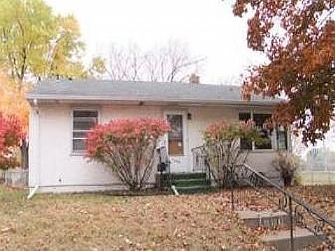 1st image of 1600 4th St E