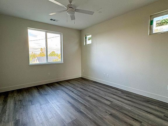 3rd image of 578 Marin Ave