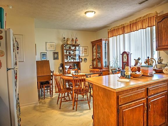 5th image of 1405 Valleywood Dr