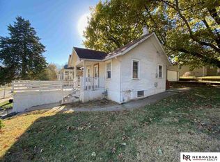 4402 S 38th St, Omaha, NE 68107