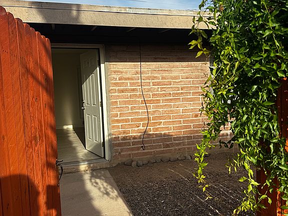 4th image of 5502 E Glenn St #C