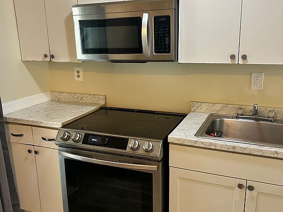 3rd image of 11056 Vernon Woods Dr #6
