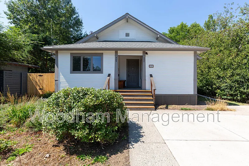 407 N Broadway Ave