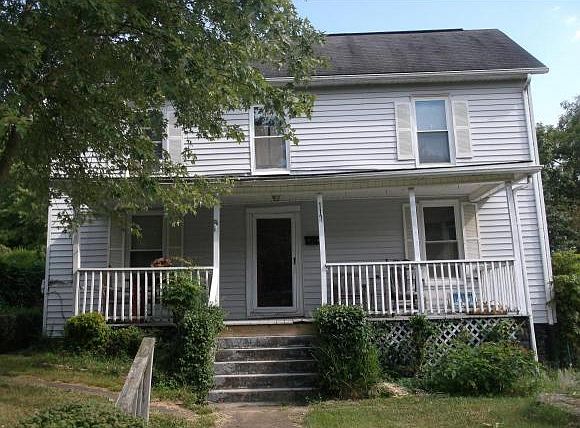 1st image of 117 W 10th Ave