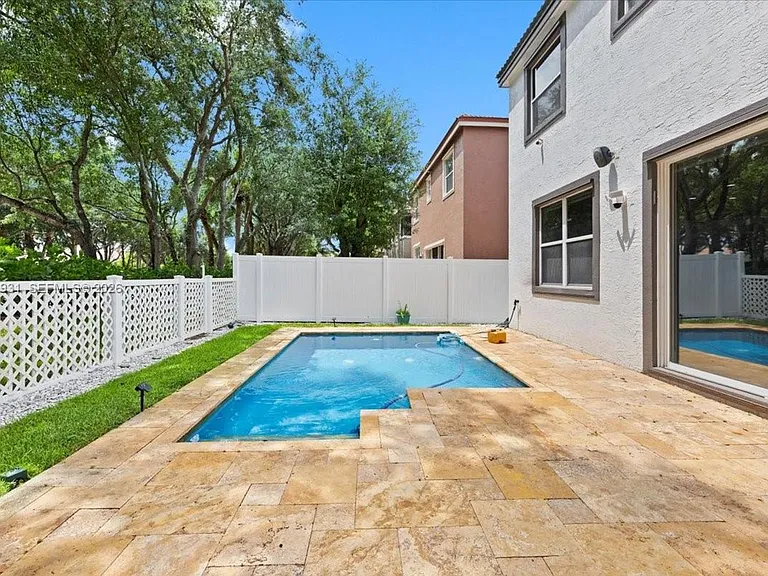 5014 SW 155th Ter #5014 — Photo 11