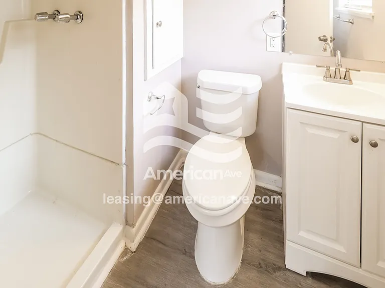 742411_010_wm_-_main_bathroom_13620234.jpg